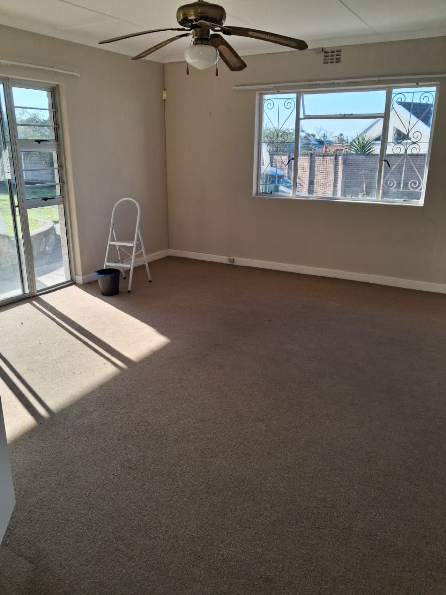To Let 1 Bedroom Property for Rent in Beacon Bay Eastern Cape